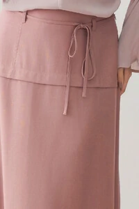 Saia Midi Evasê Prega Passante Cinto Fino