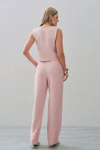 Conjunto de Blusa Regata Crop Ombro Cut Out Recorte e Calça Reta Botão Forrado