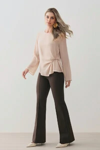 Blusa Dupla Assimétrica de Chiffon Yoryu Manga Longa Evasê Lateral Drapeada