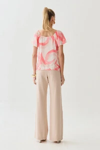 Blusa Abstrata Manga Raglan Decote Coração Ombro Elástico