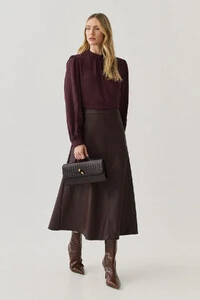 Saia Midi Evasê de Couro Recortes