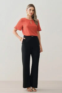 Blusa Manga Evasê Decote Vazado Gold