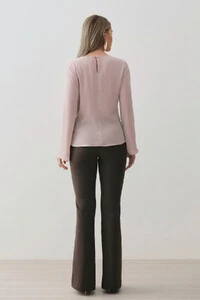 Blusa Dupla Assimétrica de Chiffon Yoryu Manga Longa Evasê Lateral Drapeada