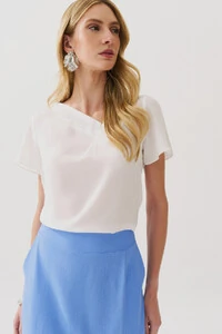 Blusa Decote V Assimétrico Pregas