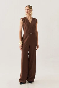 Macacão Regata de Alfaiataria Decote V Ombro Pregas Cinto Fino Gold