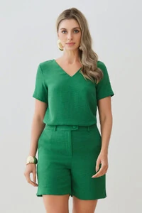 Conjunto Blusa Decote V e Shorts Botão Forrado