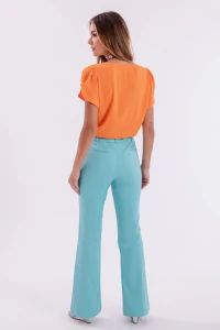 Blusa manga aberta botão forrado