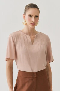 Blusa Manga Evasê Decote Cavado Nervuras