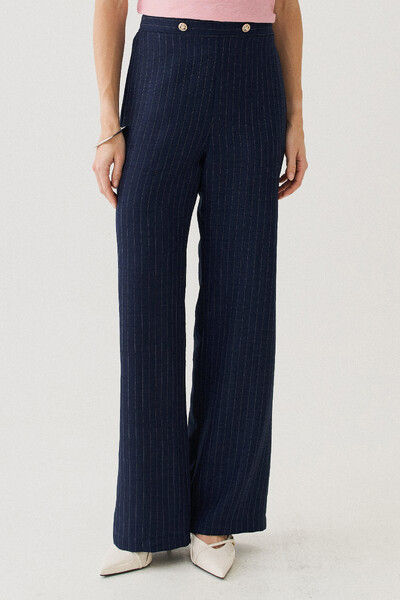 Foto Pantalona Slim Risca de Giz Botões Gold