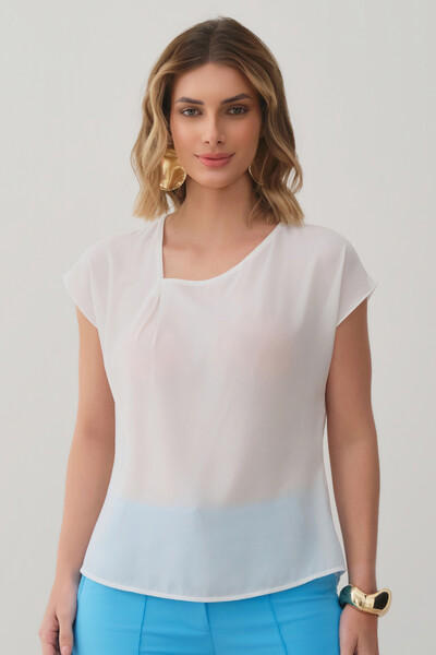 Foto Blusa Manga Morcego Decote Assimétrico Prega