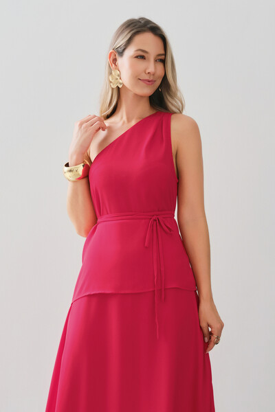 FotoConjunto de Blusa Regata Assimétrica Um Ombro Só Prega Cinto e Saia Midi