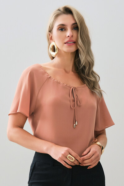 Foto Blusa Manga Raglan Decote Canoa Laço Puxante Ponteira Gold