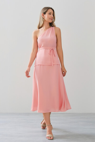 Foto Conjunto de Blusa Regata Assimétrica Um Ombro Só Prega Cinto e Saia Midi