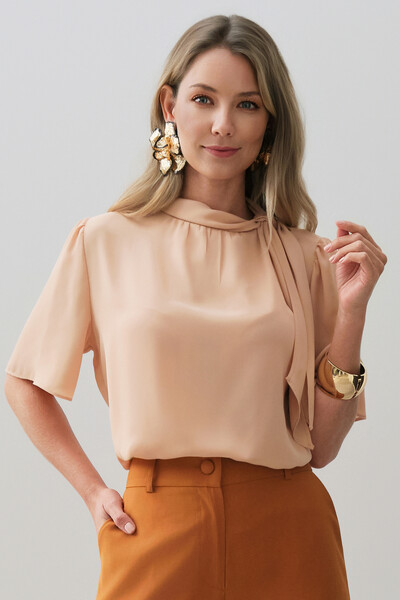 Foto Blusa Gola Dobrada Laço Lateral
