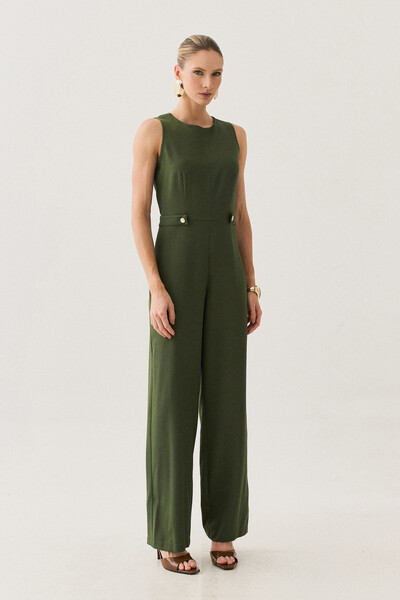 Foto Macacão Regata de Alfaitaria Cintura Martingale Gold