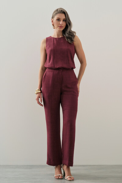 Foto Conjunto de Regata Recortes e Calça Reta