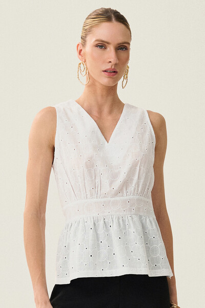 Foto Regata de Laise de Algodão Acinturada Recorte Decote V