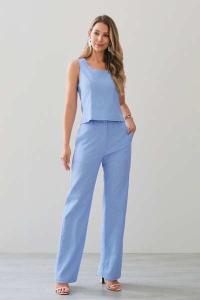 Foto Conjunto de Linho de Blusa Regata Crop Recortes e Calça Reta Botão Forrado