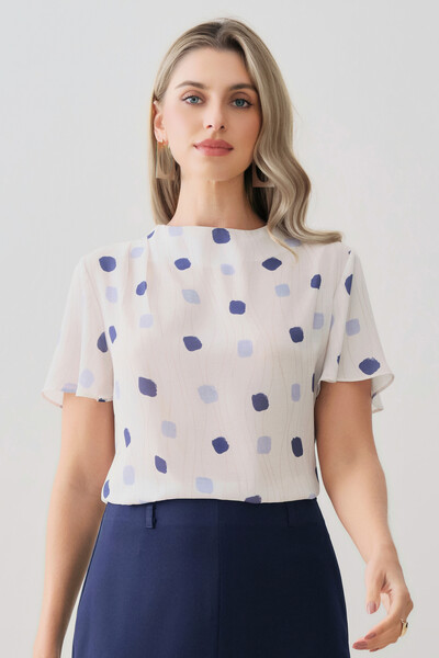 Foto Blusa Assimétrica Abstrata Gola Careca Baixa Pregas Ombro Direito