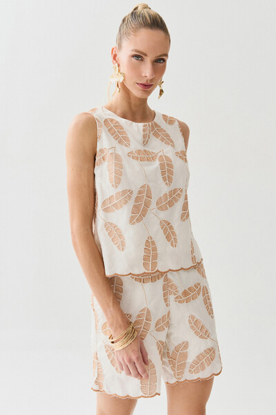 Foto Conjunto de Algodão Bordado Folhagem de Blusa Regata Barrada e Shorts Barrado