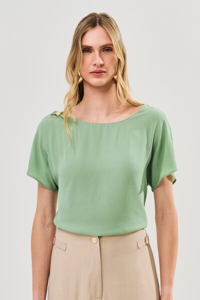 Foto Blusa Manga Morcego Decote Cut Out Gold