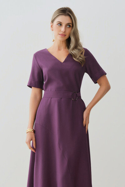 FotoVestido Midi Evasê Assimétrico Decote V Cinto Gold