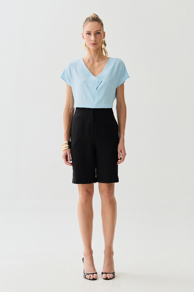 FotoBlusa Manga Morcego Decote V Transpassado Botão Forrado