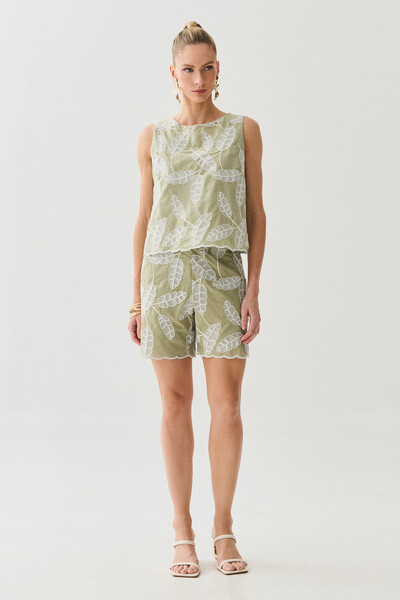 FotoConjunto de Algodão Bordado Folhagem de Blusa Regata Barrada e Shorts Barrado