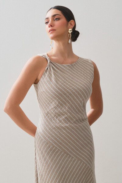 Foto Vestido Midi Regata Assimétrica Listrado Um Ombro Torcido