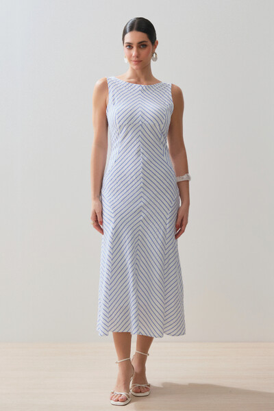Foto Vestido Midi Regata Listrado Recortes
