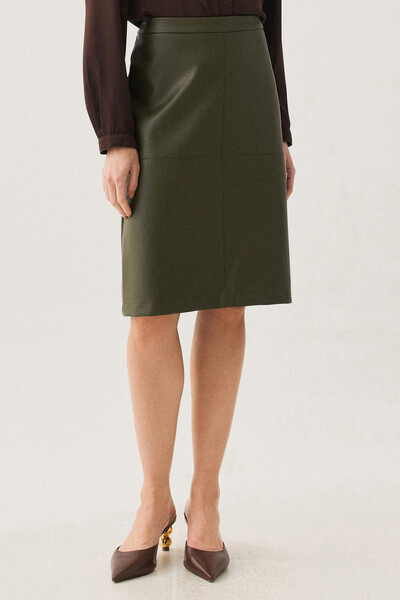 Foto Saia de Couro Recortes