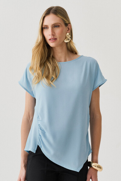Foto Blusa Assimétrica Manga Morcego Lateral Franzidos