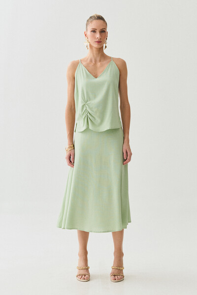 Foto Conjunto de Blusa de Alcinha Assimétrica Decote V Lateral Pregas e Saia Midi Godê