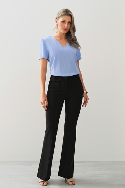 FotoBlusa Decote V Recortes Laterais