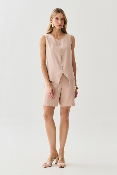 Foto Conjunto de Alfaiataria de Colete Mini Botões Forrados e Bermuda Botão Forrado