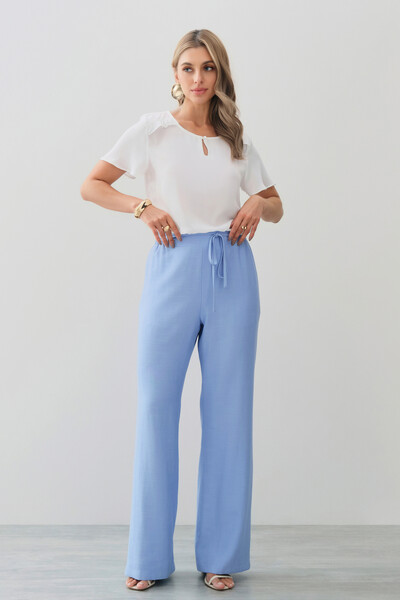 FotoBlusa Decote Gota Vazado Mini Botão Ombro Babadinho