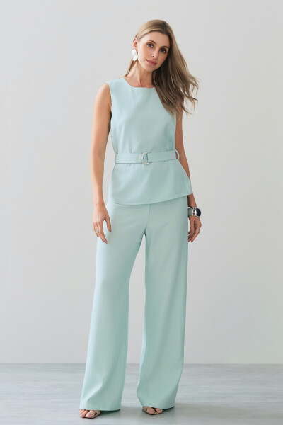 Foto Conjunto de Alfaiataria de Blusa Regata Cinto e Calça Wide Leg