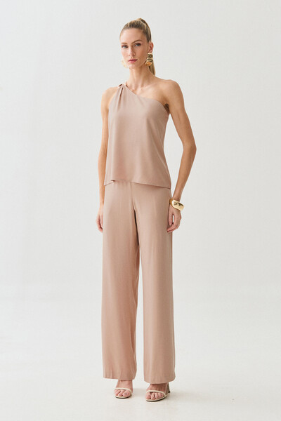 Foto Conjunto de Blusa Regata Assimétrica Um Ombro Só Torcido e Calça Reta