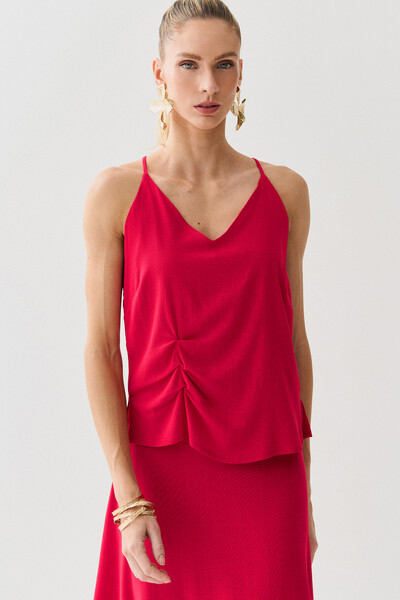 FotoConjunto de Blusa de Alcinha Assimétrica Decote V Lateral Pregas e Saia Midi Godê