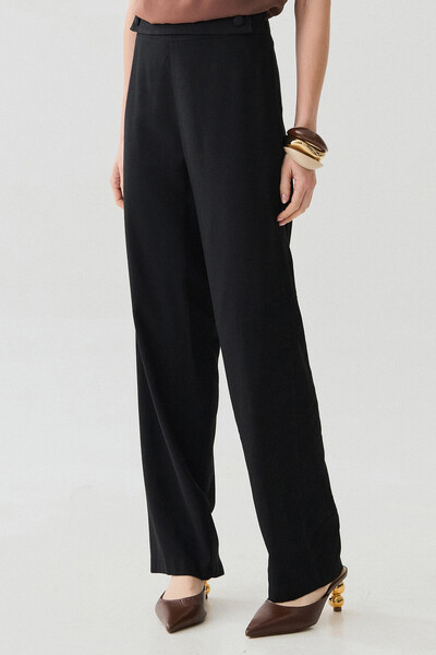 Foto Calça Reta Botões Forrados Double