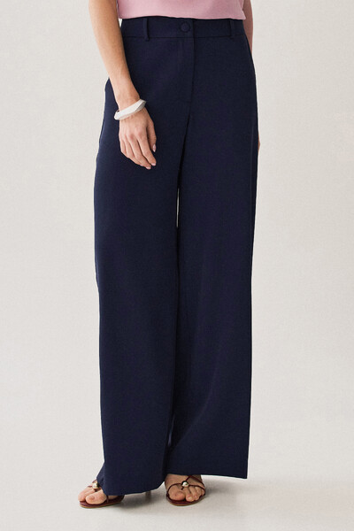 Foto Pantalona de Alfaitaria Botão Forrado