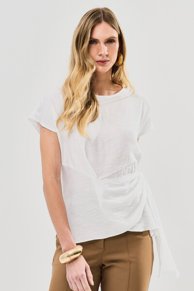 Foto Blusa Manga Morcego Faixa Transpassada Fendas Laterais
