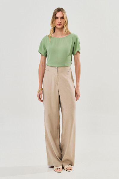Foto Blusa Manga Morcego Decote Cut Out Gold