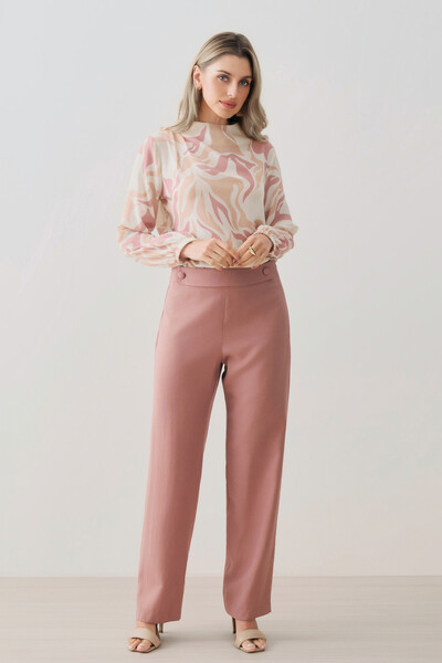 Foto Blusa Assimétrica Abstrata Manga Longa Punho Double Gola Careca Baixa Ombro Direito Pregas Double