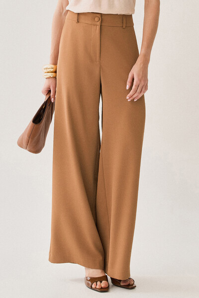 Foto Pantalona de Alfaitaria Botão Forrado
