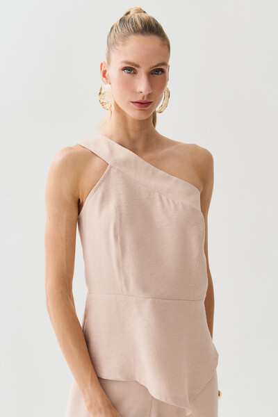 FotoConjunto de Blusa Regata Assimétrica Um Ombro Só Recorte Cintura e Calça Wide Leg Botão Forrado