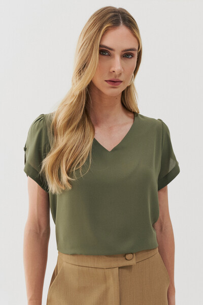Foto BLUSA MANGA ABERTA BOTÃO FORRADO