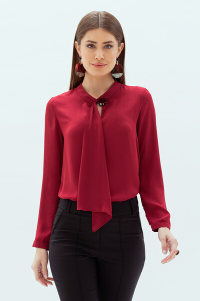 FotoBLUSA MANGA LONGA LAÇO DECOTE VAZADO BROCHE