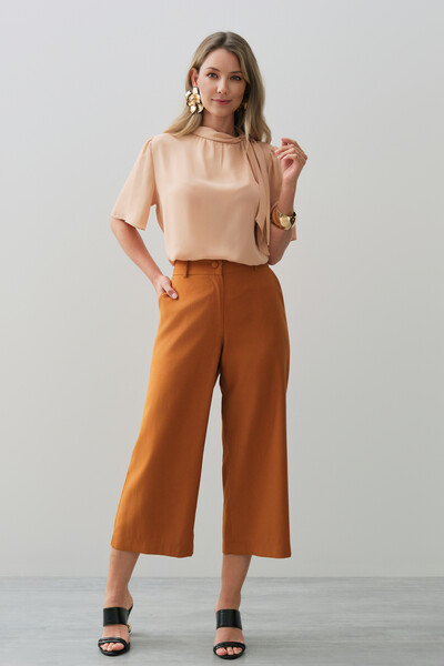 FotoBlusa Gola Dobrada Laço Lateral