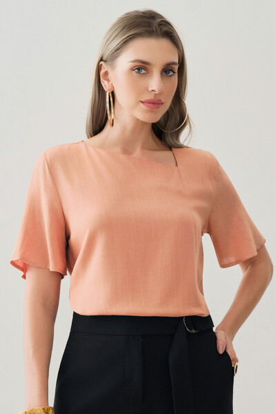 Foto Blusa Decote V Assimétrico Recorte